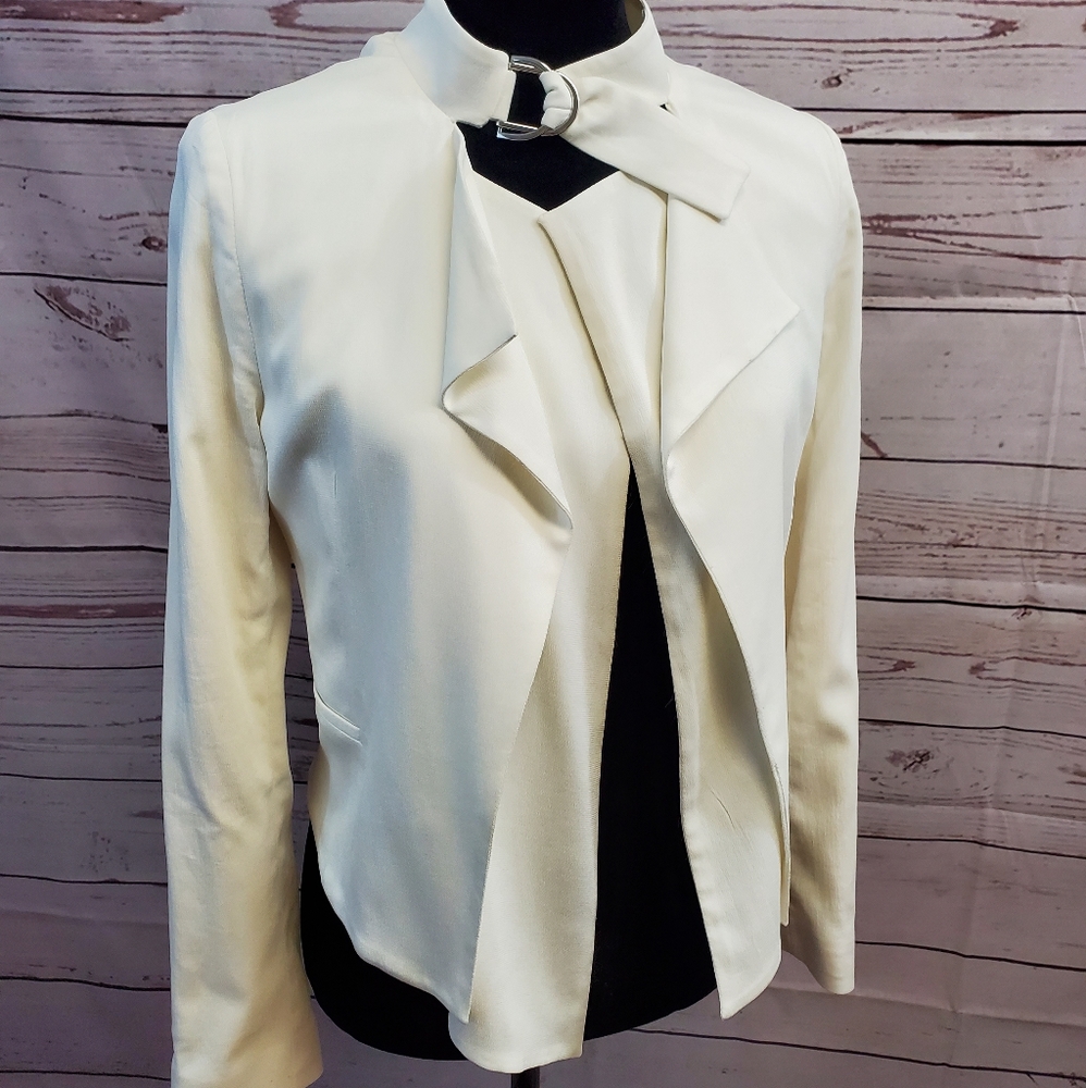 Zara blazer. off white color